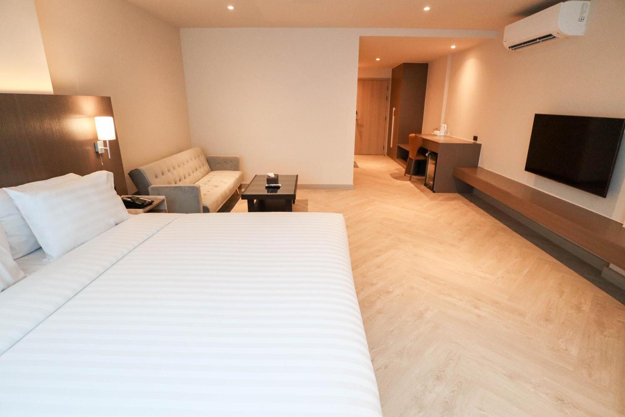 The One Cozy Living Hotel Pattaya Bagian luar foto