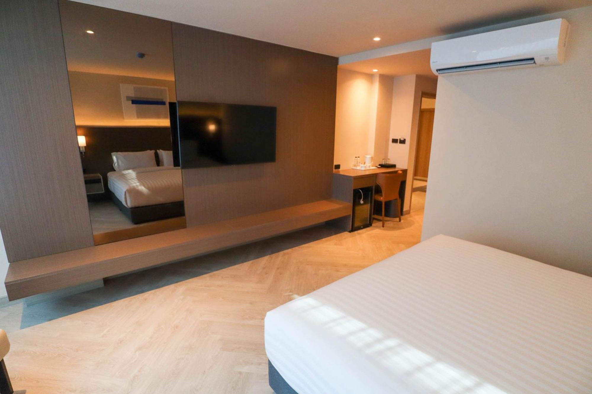 The One Cozy Living Hotel Pattaya Bagian luar foto